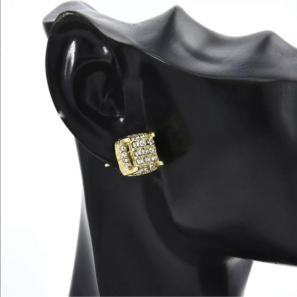 White sapphire screw back stud earrings new - Picture 4 of 5